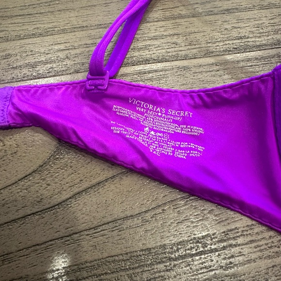 Victoria's Secret Bra - Picture 2 of 2